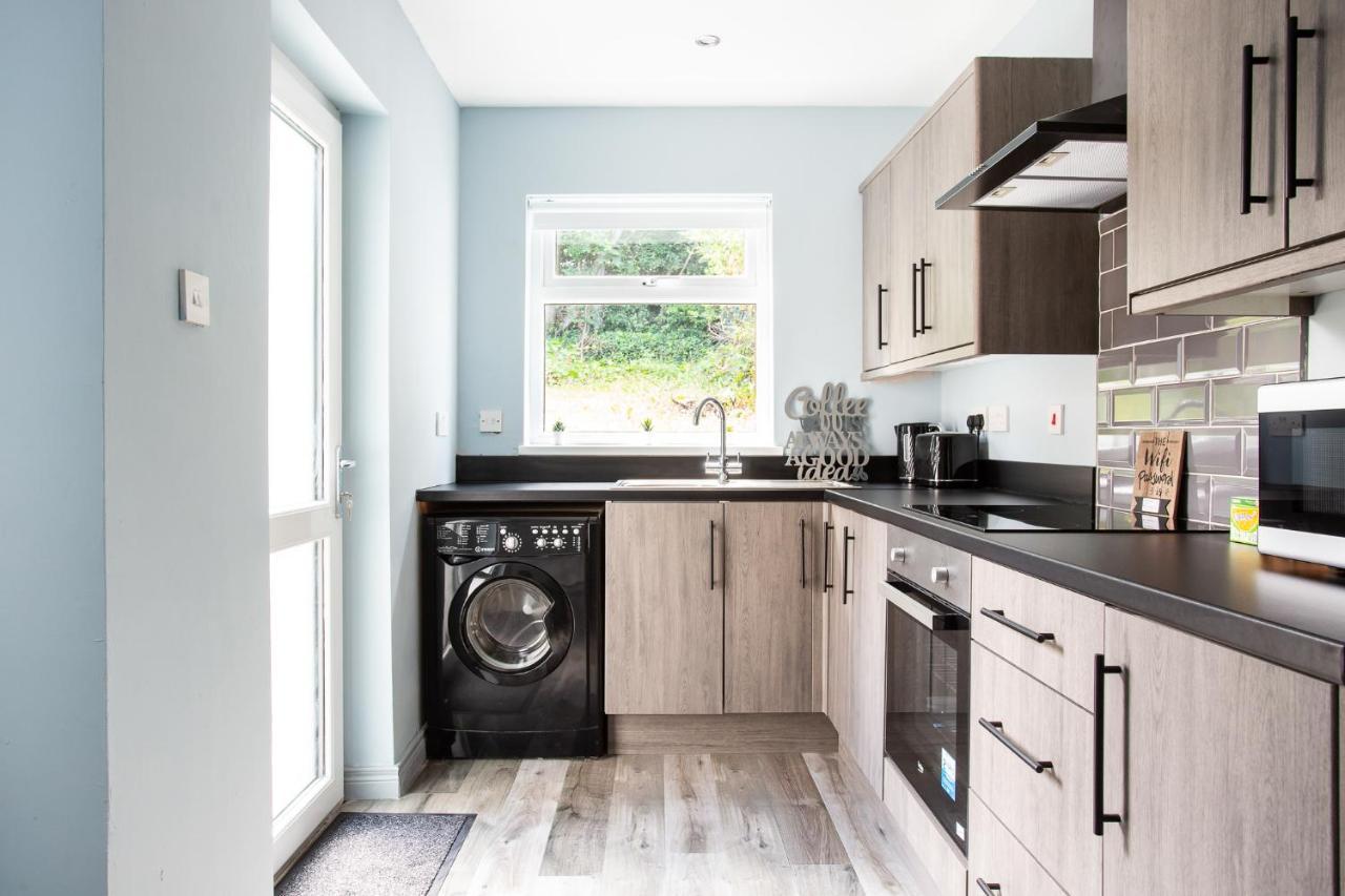 Fully Refurbished North Belfast Home 3 エクステリア 写真