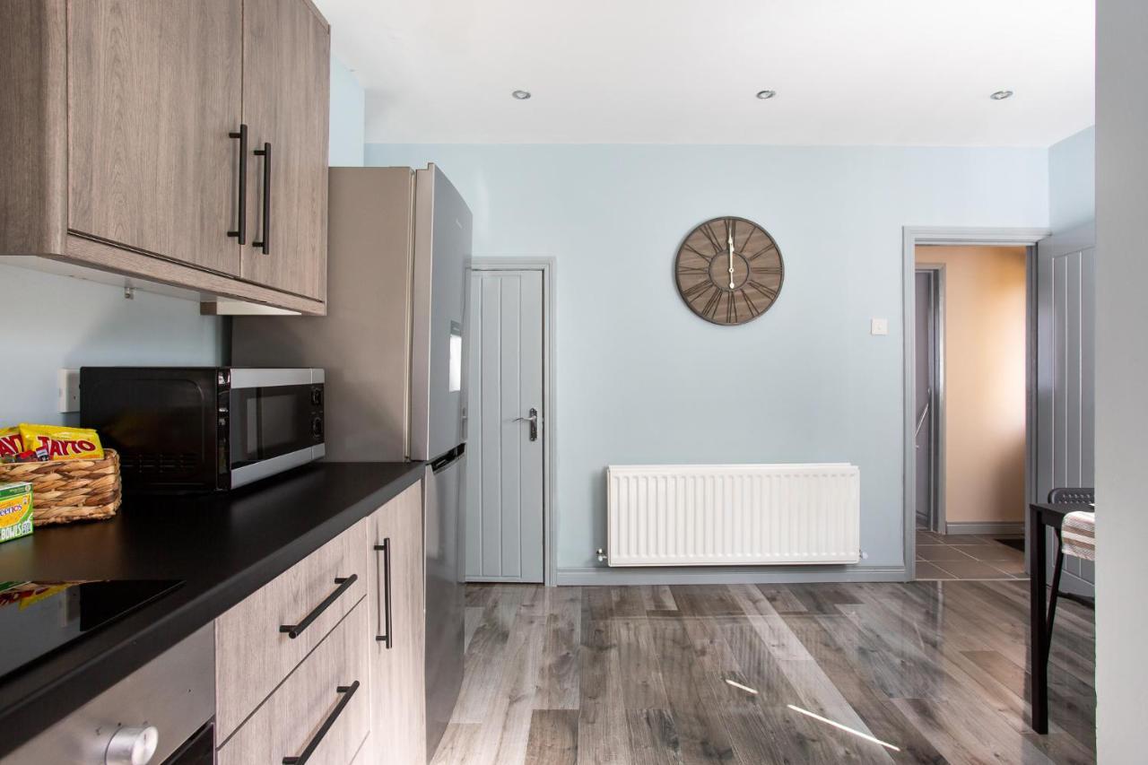 Fully Refurbished North Belfast Home 3 エクステリア 写真